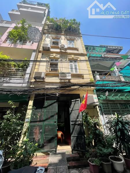 Bán nhà Quần Ngựa Ba Đình. Sổ A4 78m, 4 tầng 4 ngủ MT4m4 Giá 45 tỷ Ngõ ô tô tránh