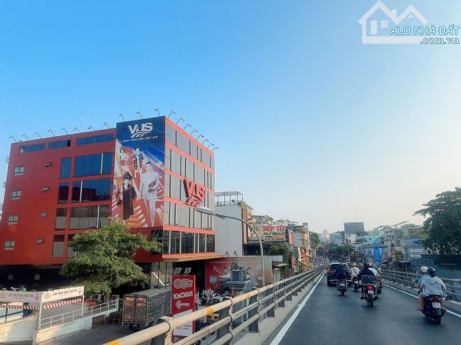 Bán nhà 4 tầng mặt tiền KD đa ngành ngang 6.5m Nguyễn Kiệm 160m2 sát sân bay TSN 15 tỷ.