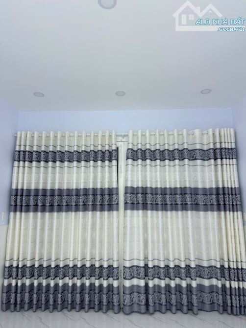 Nhà bán đường Chiến Lược. DTSD 70,2m. 2 tầng, giá nhỉnh 5 tỷ