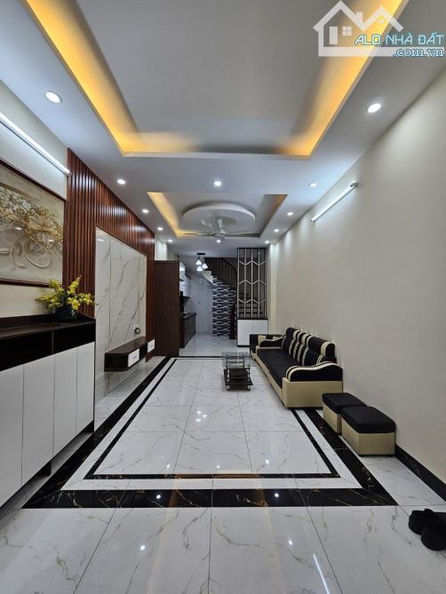 NHÀ ĐẸP MỚI TINH NGỌC LÂM - NGUYỄN VĂN CỬ O TO ĐỖ CỬA - BAY NHANH