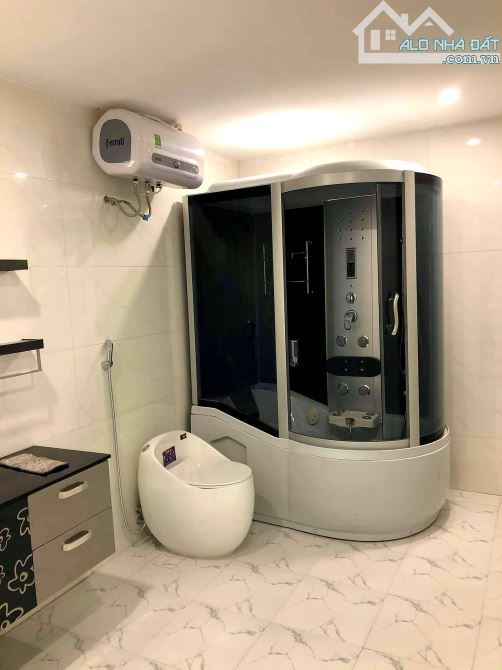 Quá Hiếm Nhà Cầu Giấy Lo Góc 37m- MT4m8- Ngõ Rộng 4m -Thông các Ngả , Kinh Doanh ,Để Ở