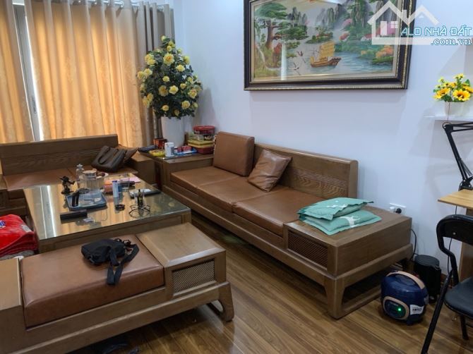 ❤️❤️ SIÊU HÓT - HƠN 5 TỶ - 40M -NHÀ ĐẸP CỔ LINH DÂN XÂY 100% - KINH DOANH - Ô TÔ - VIEW HỒ