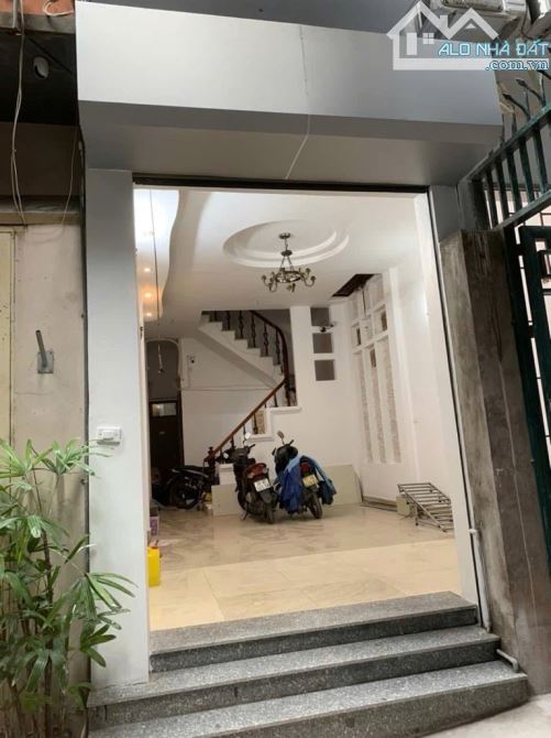 Bán nhà Hoàng Hoa Thám, 60m2 - 11 tỷ