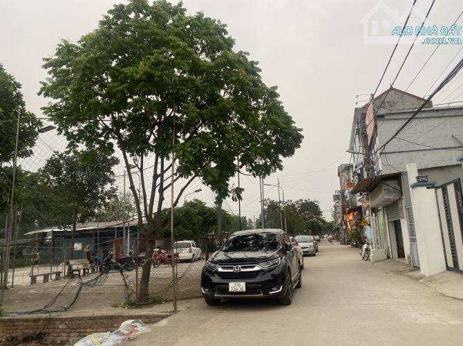 Bán nhanh lô đất diện tích rộng 121m full thổ cư  thoáng trước sau