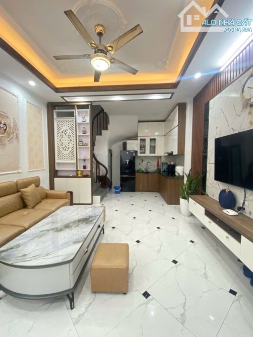 Bán nhà Đông Ngạc – Cách Chợ Kẻ Vẽ chỉ 59m – Full Nội Thất, Ở Ngay – Chỉ Nhỉnh 5 tỷ