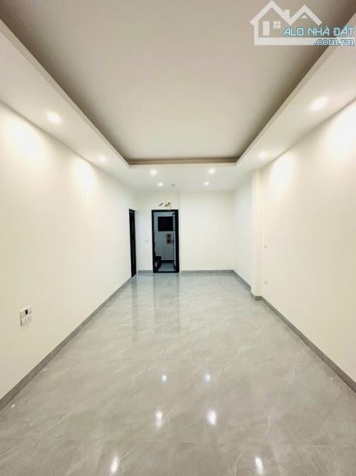 GIÁ CHỈ 9,8 TỶ CÓ NHÀ MINH KHAI Ở LUÔN, NGÕ THOÁNG, GẦN PHỐ, THANG MÁY DIỆN TÍCH 45M2
