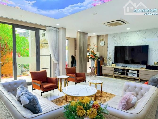 TÒA NHÀ 8 TẦNG THANG MÁY-12.5Mx16M-ĐA CÔNG NĂNG - NGAY ETOWN CỘNG HÒA P.13 TÂN BÌNH