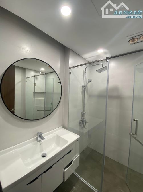 Chuyển Nhượng Tòa Văn Phòng Đỗ Quang – Cầu Giấy – DT 94m² – 8 Tầng – Mặt Tiền 7.5m – Giá 4