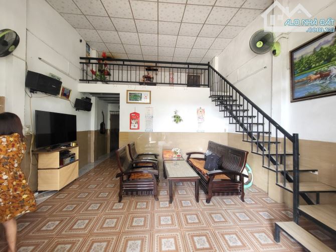 ĐỔI NHÀ LỚN- BÁN NHANH MẶT TIỀN HÒA MINH - Ô TÔ TRÁNH - KINH DOANH TỐT