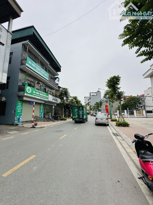 HIẾM! Đất mặt phố Vo Trung, vỉa hè ô tô tránh, kinh doanh, 225m, MT 10m, nhỉnh 32 tỷ