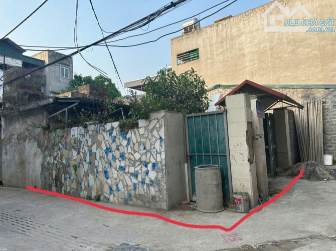 🏚️🏘️  BÁN NHÀ LÔ GÓC  ĐƯỜNG LÊ HOÀN ,PHỦ LÝ,HÀ NAM MT 8M,  DT 82M, GIÁ CHỈ 1.8 Tỷ .