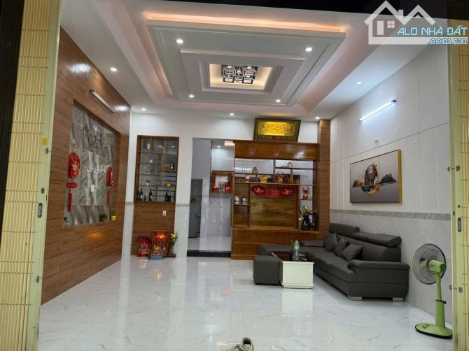 Bán nhà 4 mê đường nội bộ oto Trần Thị Kỉ. 70m2 ngang 5,1m nở hậu giá 4,7tỷ