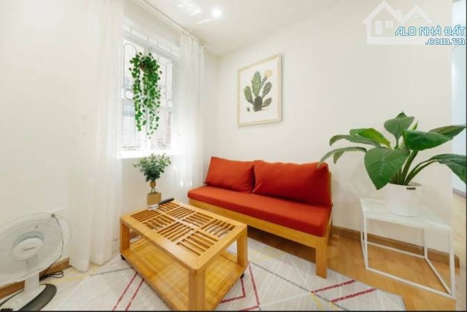 BÁN CĂN HỘ TẬP THỂ TRƯƠNG HÁN SIÊU BÀ TRIỆU HOÀN KIẾM - 50M 2PN - TẦNG THẤP SĐCC HOMESTAY