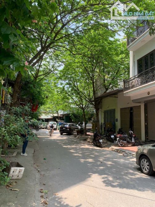 BÁN GẤP NHÀ 6 TẦNG THANG MÁY ÁP GÓC, PHÂN LÔ, Ô TÔ TRÁNH, DT 5OM, MT 4M, GIÁ 15 TỶ