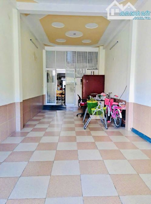 Sơn Trà- Đà Nẵng: 2 Nhà 3 tầng 2 MT Nguyễn Công Trứ DT 323m2 Ngang 7m6 chỉ 86tr/m2 28Tỷ