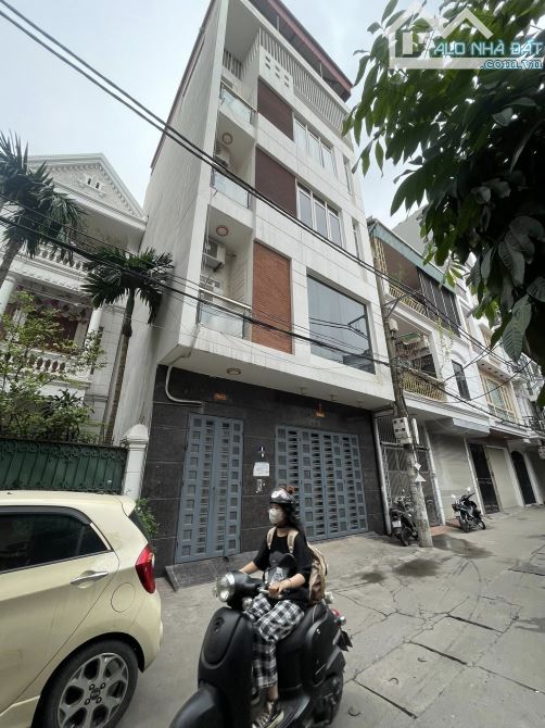 Nguyễn Khang - 65m2 - 5 tầng - 6.9m mặt tiền - 23.9 tỷ