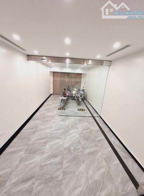 Bán nhà mặt phố Bạch Thái Bưởi Văn Quán diện tích 90m2x 6 tầng MT 4.5m giá 26.8 tỷ