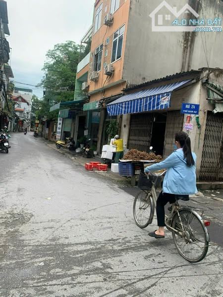 Bán nhà Nam Dư. Nở hậu, ô tô vào nhà,giá rẻ hơn thị trường, vị trí đắc lộc, 22tỷ,188m2