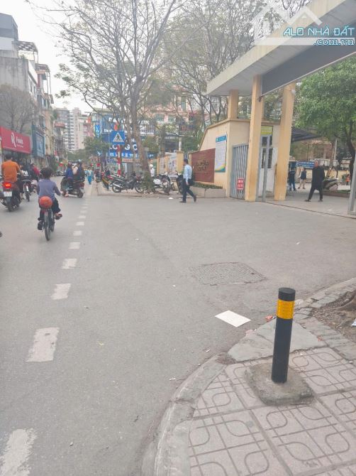 Bán Gấp Nhà Đẹp Bồ Đề – Long Biên, 40m², Ngõ Ô Tô Tránh, Gần Phố Cổ, Giá Hơn 9 Tỷ – Sổ Hồn