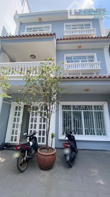 BÁN NHÀ NGAY NGÃ TƯ HÀNG XANH Q.BÌNH THẠNH - HẺM XE HƠI 10M - 3 TẦNG 6X15M - CHỈ 11,9 TỶ