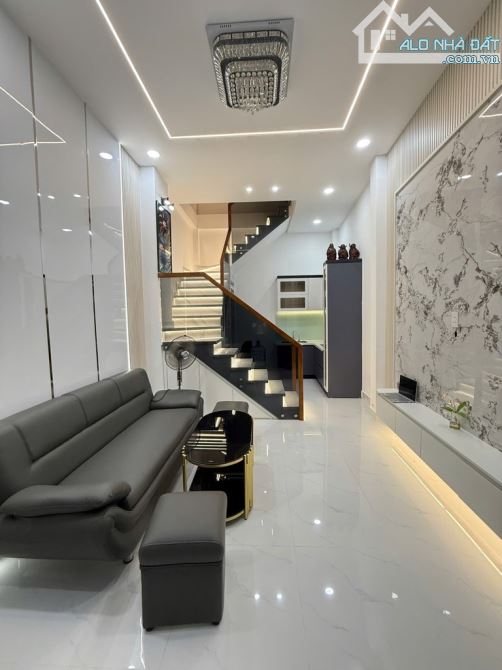 Bán nhà xinh, Bà Hạt, Quận 10, 3 tầng, 42m2, ngang 4x10, nhỉnh 5 tỷ