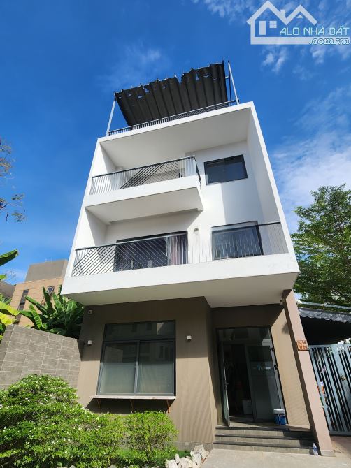 Villa view LANDMARK 81 trực diện, trần não đi vào ngang 10m giá 40tr