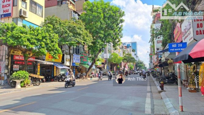 Nhà phố Bạch Mai.Giá hơn 400 triệu/1m.DT:121m,nhà 2 mặt thoáng,1 ngõ+ 1 mặt phố.