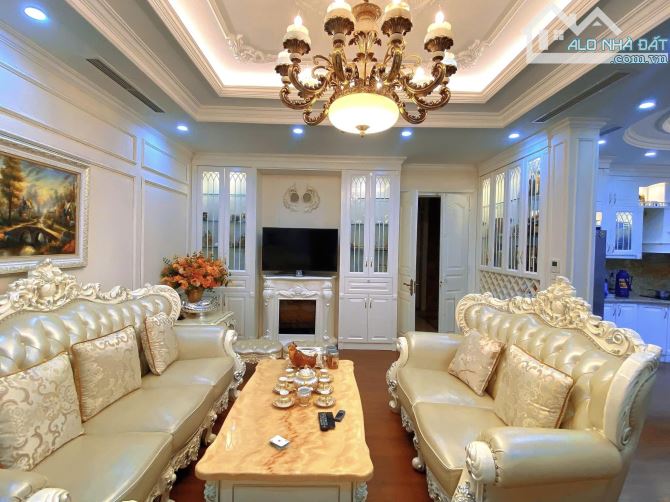 BÁN BIỆT THỰ LIỀN KỀ  AO SÀO, MẶT PHỐ ĐƯỜNG Ô TÔ SIÊU RỘNG, VỈA HÈ 5M, KINH DOANH ĐA DẠNG.