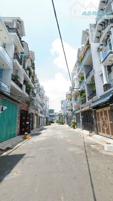 NHÀ KHU ĐỒNG BỘ NGUYỄN OANH - PHƯỜNG 6 - GÒ VẤP. TRỆT 3 LẦU ST, GIÁ: 9TY TL