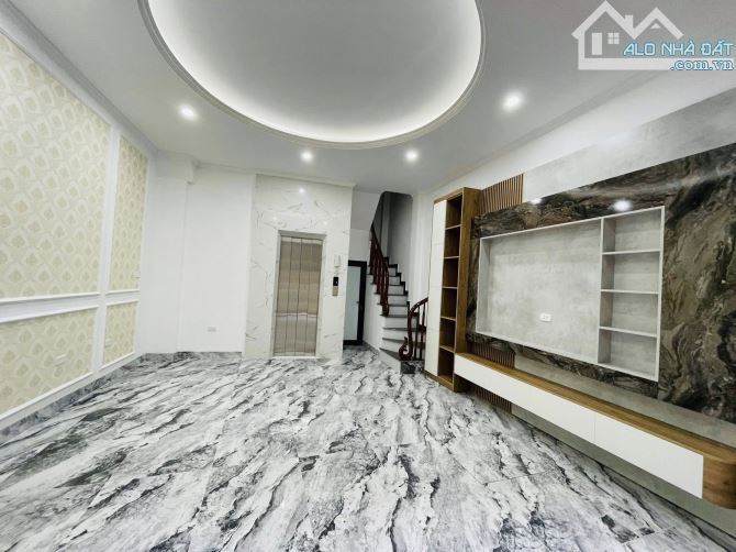 Bán nhà Nguyễn Khuyến Văn Quán hà đông Ô tô lùi cửa 1 nhà ra phố DT32m2 giá hơn 7 tỷ