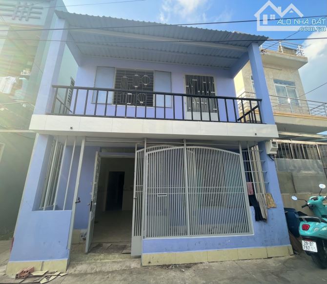 NHÀ VỊ TRÍ ĐẸP -QL22 - GIÁ TỐT - 2 TẦNG -55M2