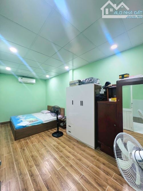 BÁN NHÀ ĐẸP SÁT HƯƠN.G LỘ 2 - ĐƯỜNG XE TẢI - ( 4X18M )