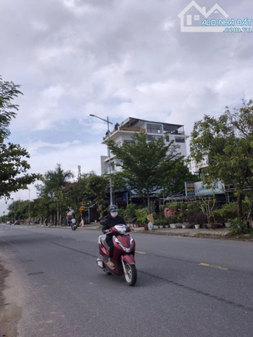 Nam Hòa Xuân - Hói Kiểng 32 sạch đẹp chào bán.