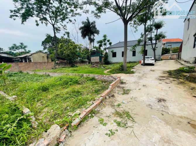 Chính chủ 60,8m2 full thổ cư Lập Trí - Minh Trí - Sóc Sơn ô thửa vuông vắn đường 2 oto đỗ