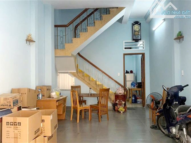 Nhà thuê 3 lầu 4 phòng mặt tiền Khu Miếu Nổi, Phú Nhuận