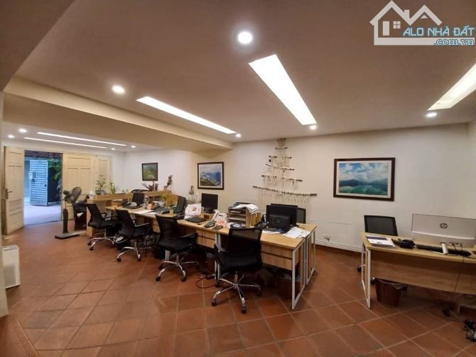 CẦN BÁN NHÀ PHÂN LÔ DỊCH VỌNG, 200M2 MT 10, ĐƯỜNG HÈ 3 Ô TÔ TRÁNH, HIẾM ĐẸP NHẤT CẦU GIẤY