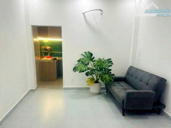 Bán nhà trung tâm Quận 1, 2 lầu 4 phòng hẻm Bùi Viện