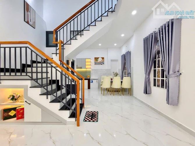 🏡 CƠ HỘI SỞ HỮU NHÀ MẶT TIỀN SIÊU VÍP NGAY VÕ VĂN TẦN, QUẬN 3 - VỊ TRÍ VÀNG KINH DOANH!