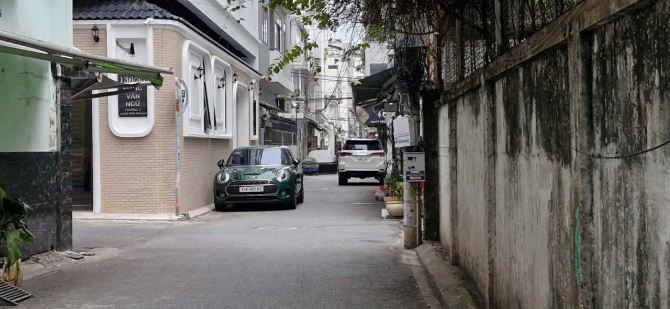 Bán nhà hẻm xe hơi thông Phú Nhuận, 73m², 2 tầng, vị trí đắc địa cho thuê cực tốt!