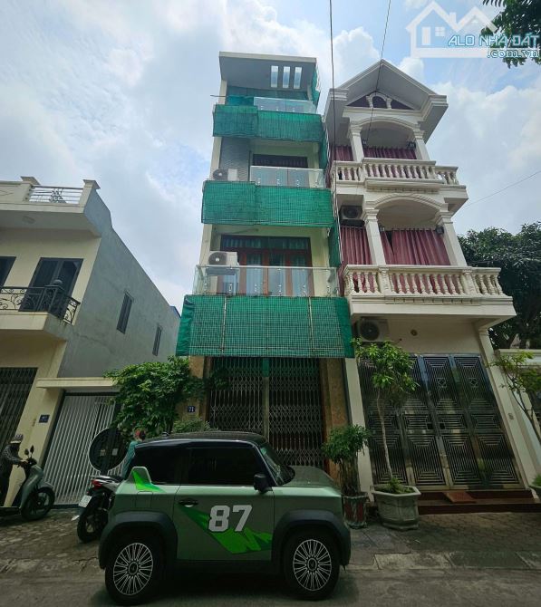 BÁN NHÀ 4 TÂNG MẶT ĐƯỜNG NGUYỄN KHUYẾN - TP NAM ĐỊNH