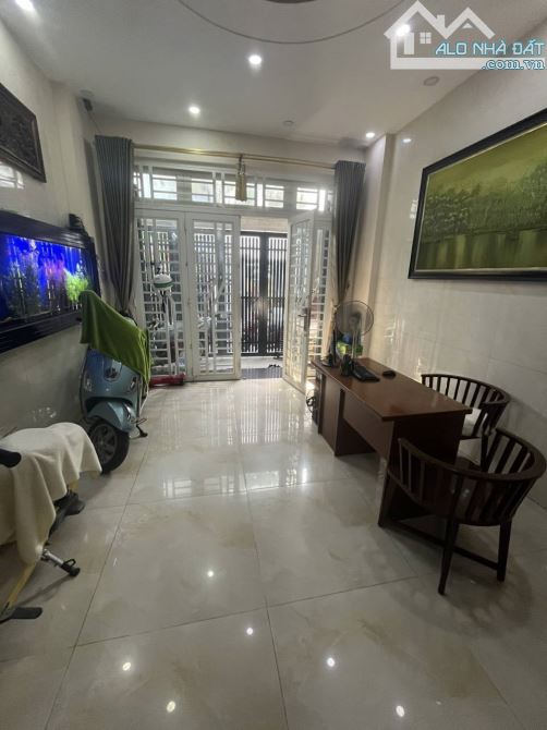 BÁN GẤP TRONG THÁNG ĐỂ ĐỊNH CƯ - MẶT TIỀN PHÓ ĐỨC CHÍNH - 76M2 - 5 TẦNG