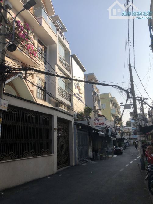 Nhà trung tâm, xe hơi Thông, phường 15, quận 10