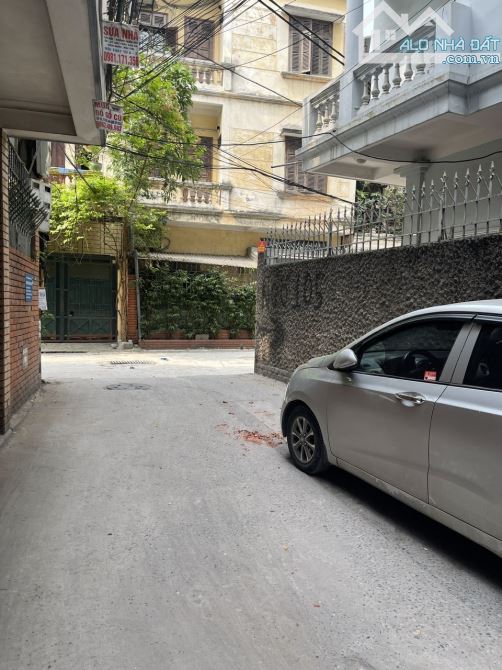 Bán nhà Võ Thị Sáu vài bước ra Hồ Quỳnh, Dt 60m2, 6t, mt 4m.