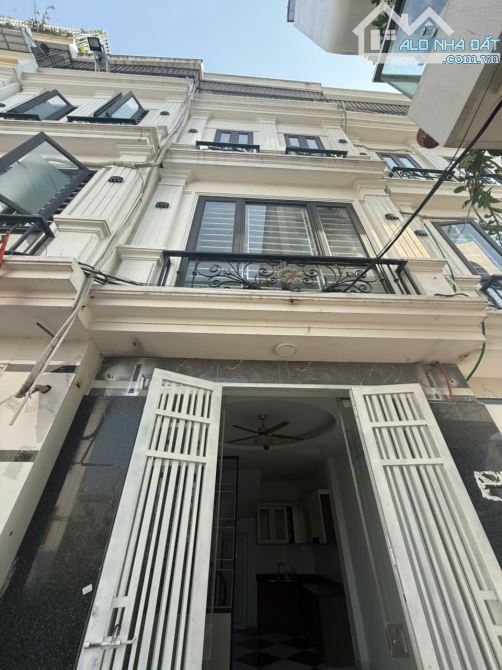 Bát Khối_ xuân đỗ 30m 4 tầng 3pn ôtô đỗ của giá 4 tỷ 68
