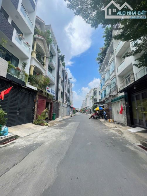 SIÊU PHẨM NHÀ PHỐ 3 TẦNG – HẺM XE HƠI ĐƯỜNG HÒA BÌNH -QUẬN TÂN PHÚ – 94M² – GIÁ CỰC TỐT