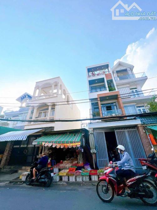 Bán nhà mặt tiền Trần Văn Ơn, phường Tân Sơn Nhì, quận Tân Phú, dt 4x21m cấp 4 giá 10,2 tỷ