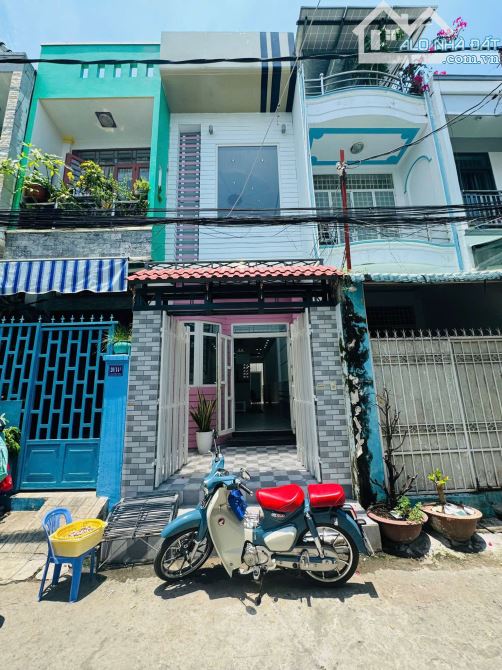 Cho thuê nhà 3 phòng ngủ Nguyễn Trãi có máy lạnh 8 triệu