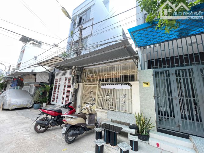 HIẾM GIÁ RẺ PHƯỚC LONG BÁN ĐẤT TẶNG NHÀ ĐƯỜNG OTO KHU VỰC TTTP ĐẦY ĐỦ TIỆN ÍCH