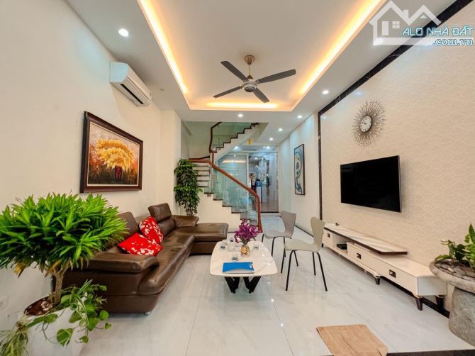Bác hàng xóm nhà em giao bán nhà 4 tầng  Hà Trì – Hà Đông, 42m², giá chỉ nhỉnh 8 đồng