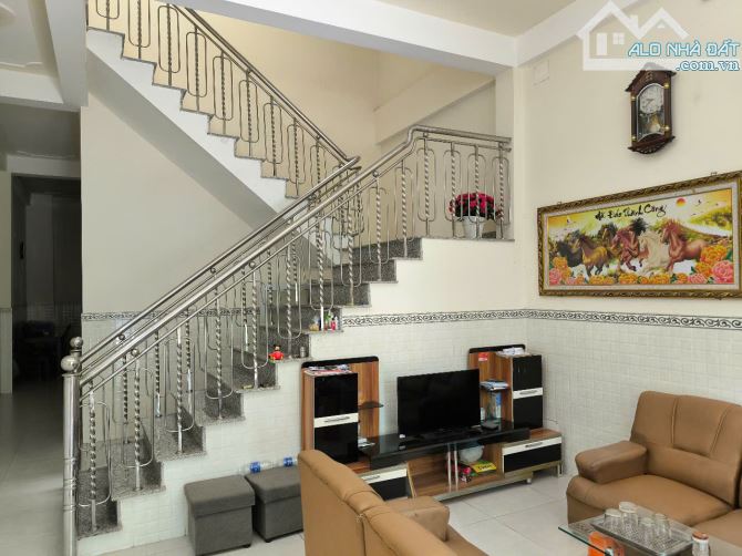 (6ty650) Nhà 3 tầng thiết kế hiện đại – vị trí yên tĩnh, an ninh, dân trí cao – Nam Việt Á